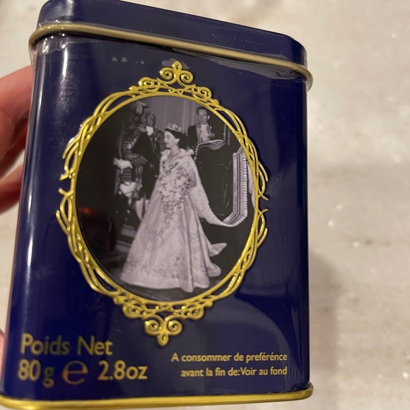 Queen Elizabeth II Of Great Britain Tin English Breakfast Tea 40 Teabags EXPIRED - Picture 5 of 10